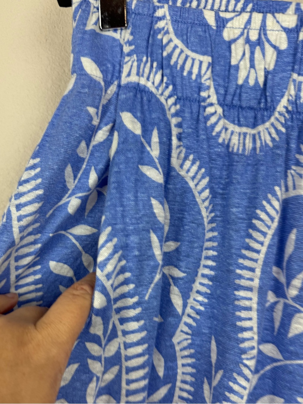 Women’s Joie 100% Linen Blue and White Wide-Leg Paisley Pants Size M Buttons - Picture 4 of 7